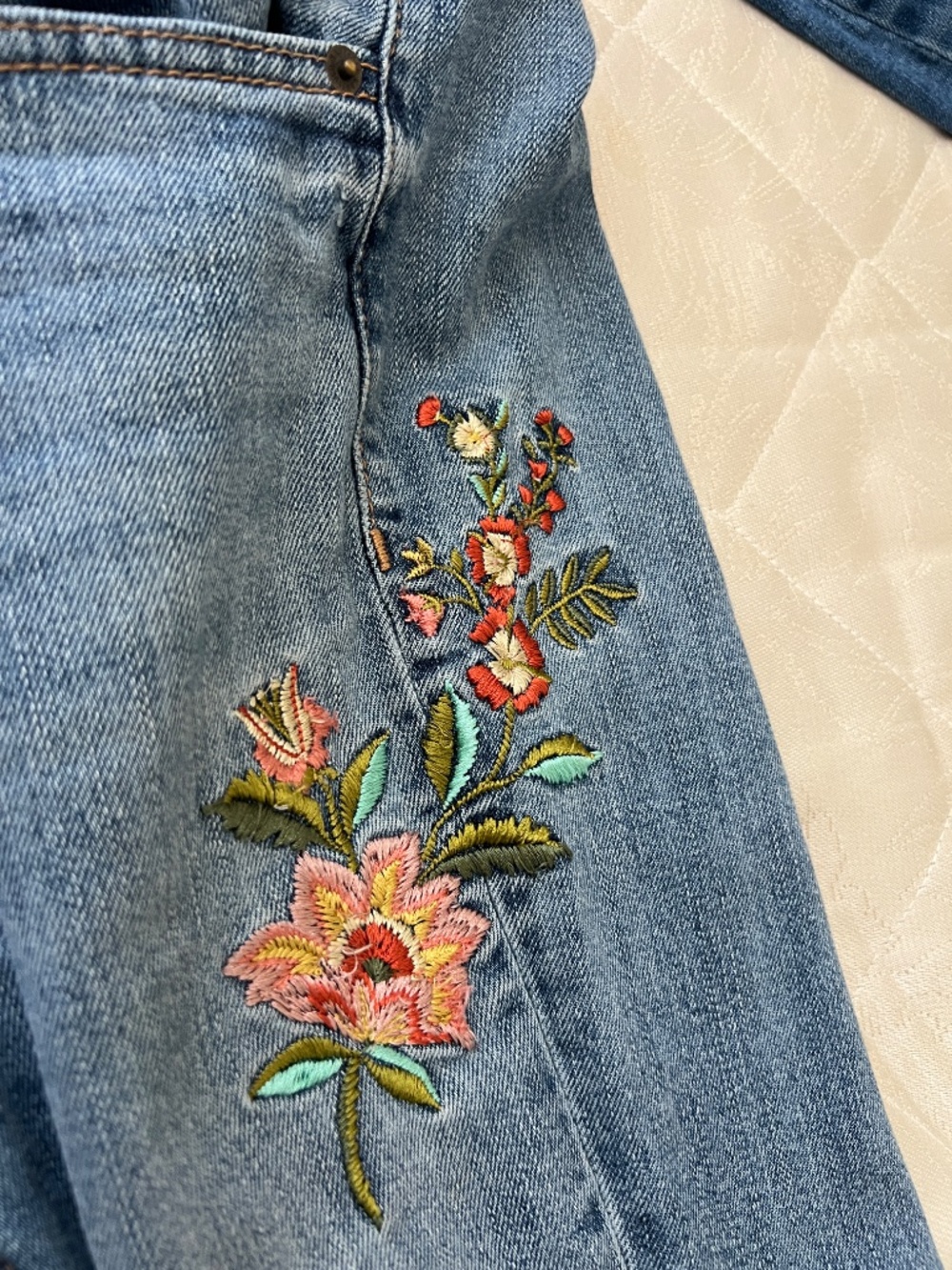 Old navy Denim with flower embroidery, Size 8, Boyfriend Straight - Picture 6 of 6